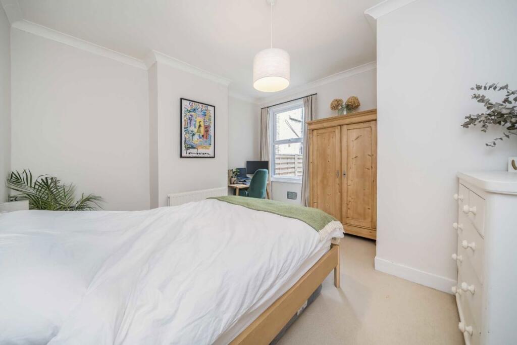 Apartment in London - More