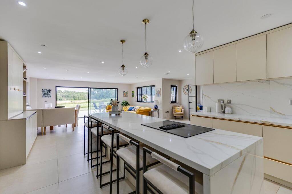 Chestnut House, Peterston Super Ely, Vale of Glamorgan, CF5 6LQ photo 3