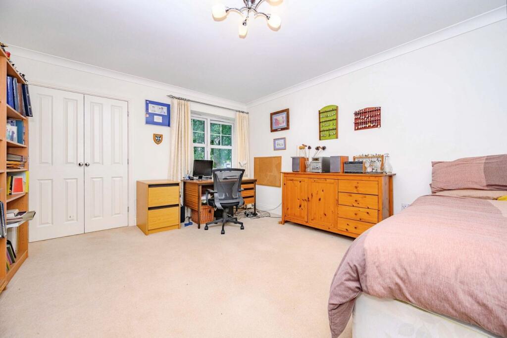 Apartment in St Albans - View 5