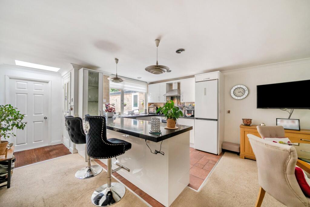 House in Kingston upon Thames - View 3