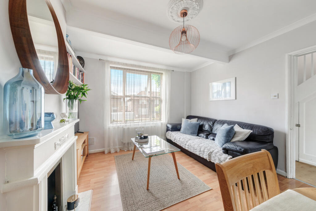 House in London, Stonecot, Rosehill - View 5