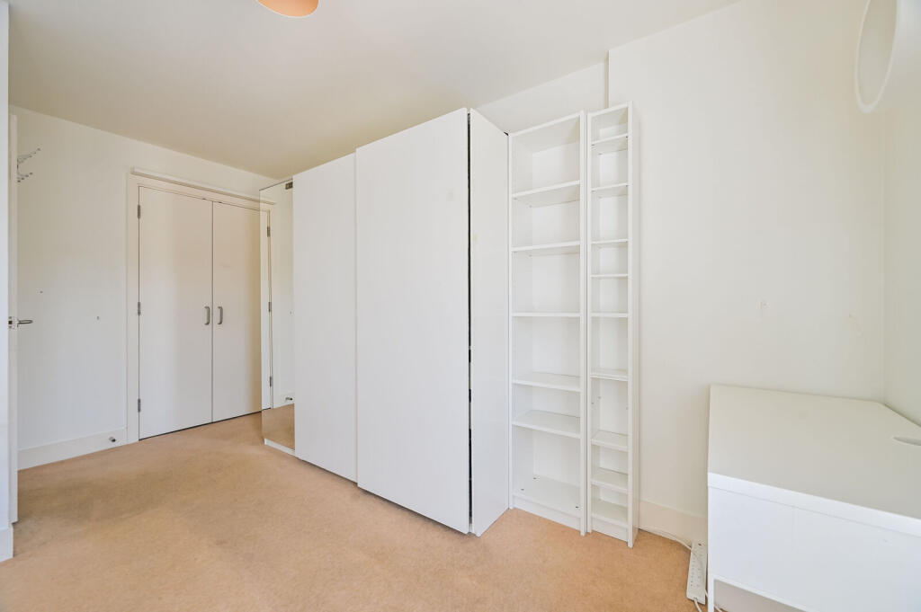 East Ferry Road, E14, Canary Wharf, London, E14 - More