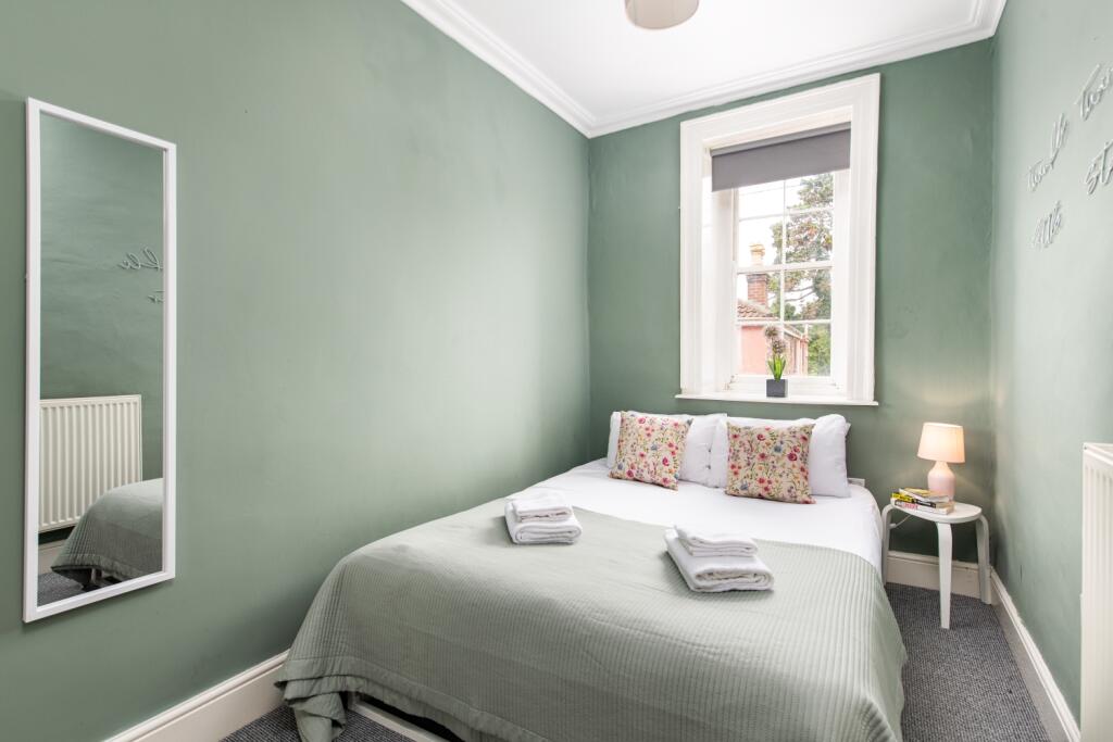 2 bedroom flat for rent