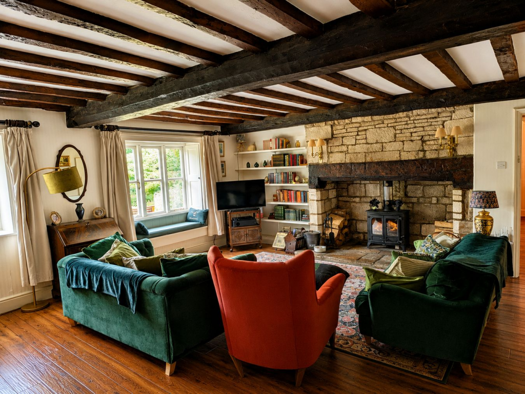 House in Stroud, Churchend, Eastington - More