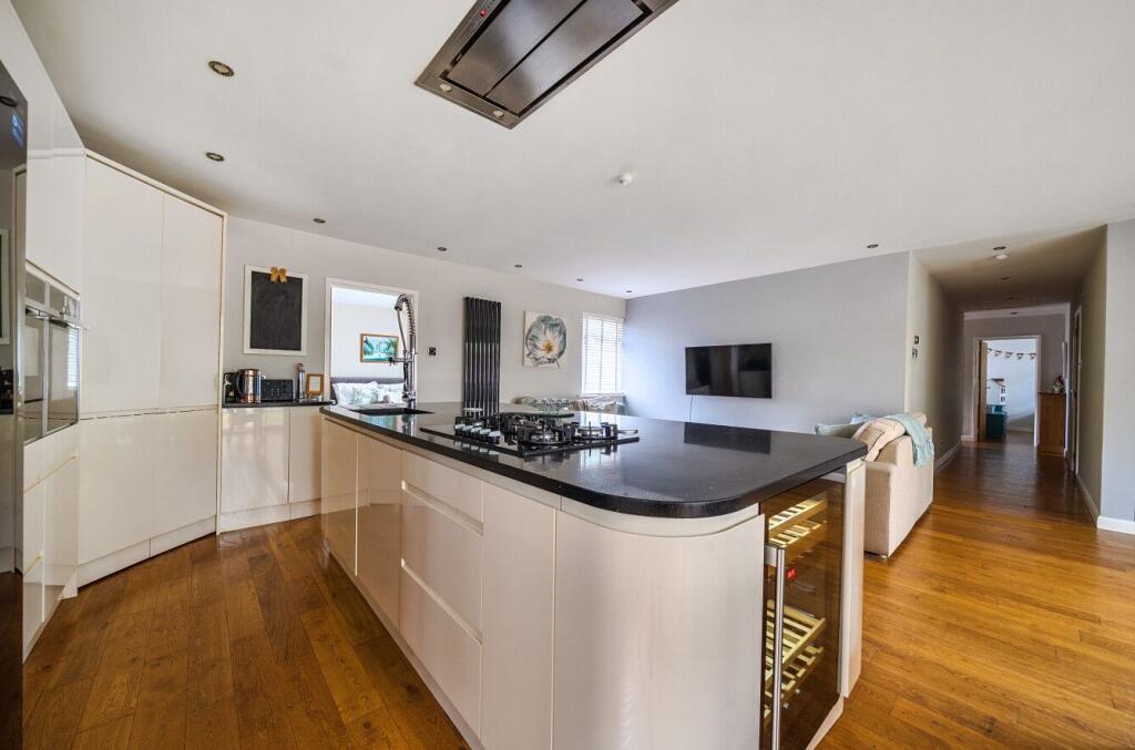 House in Bournemouth, Bournemouth, Christchurch and Poole - View 3