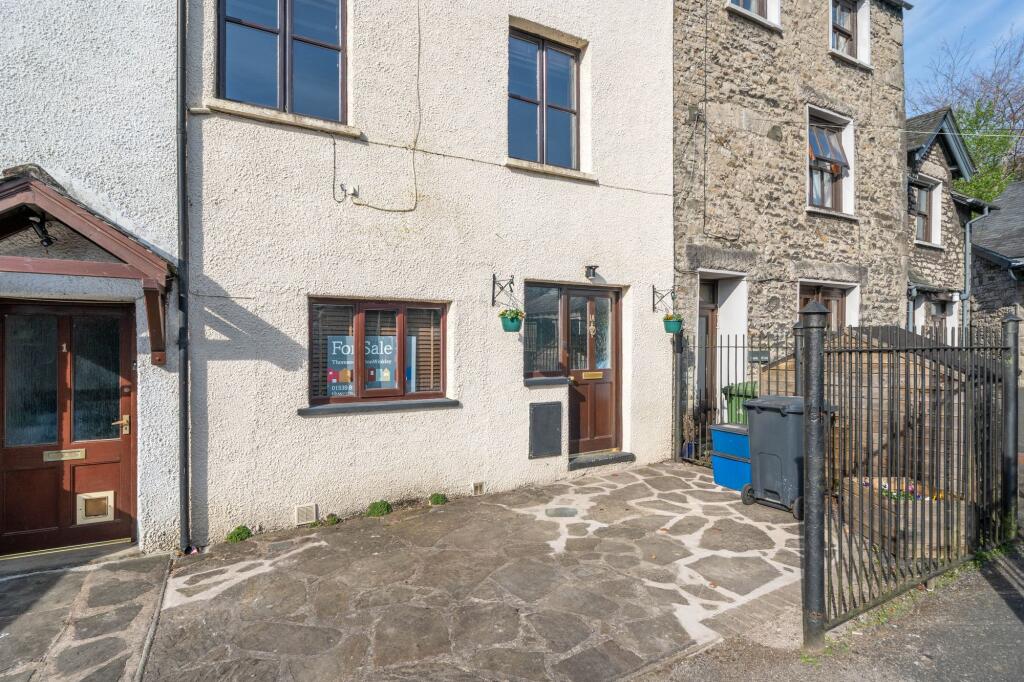 Main image of property: 1a Stramongate Hall Cottage, Yard 56, Stramongate, Kendal