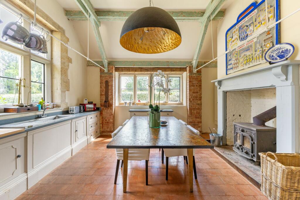 House in Swindon - View 5