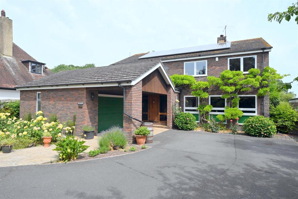 House in Eastbourne, Ratton - View 4