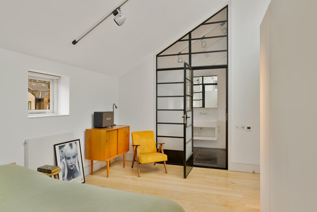 11 Hewer Street, London, W10 – další