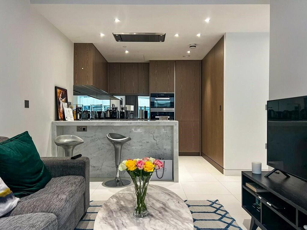 Main image of property: Sugar Quay, 1 Water Lane