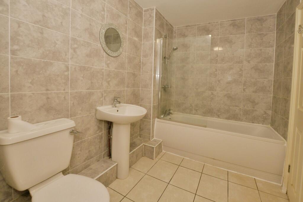Apartment in Ashford, Kent - View 4