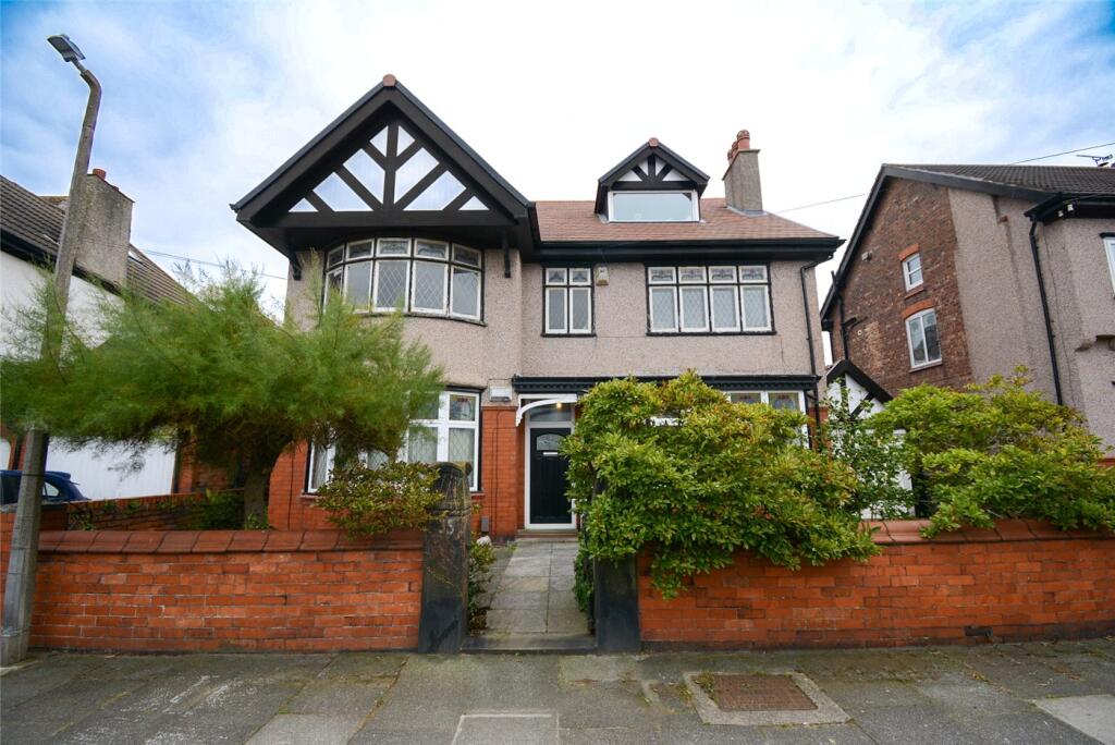 2-bed flat on Lyndhurst Road, Wallasey, Wirral, £230,000