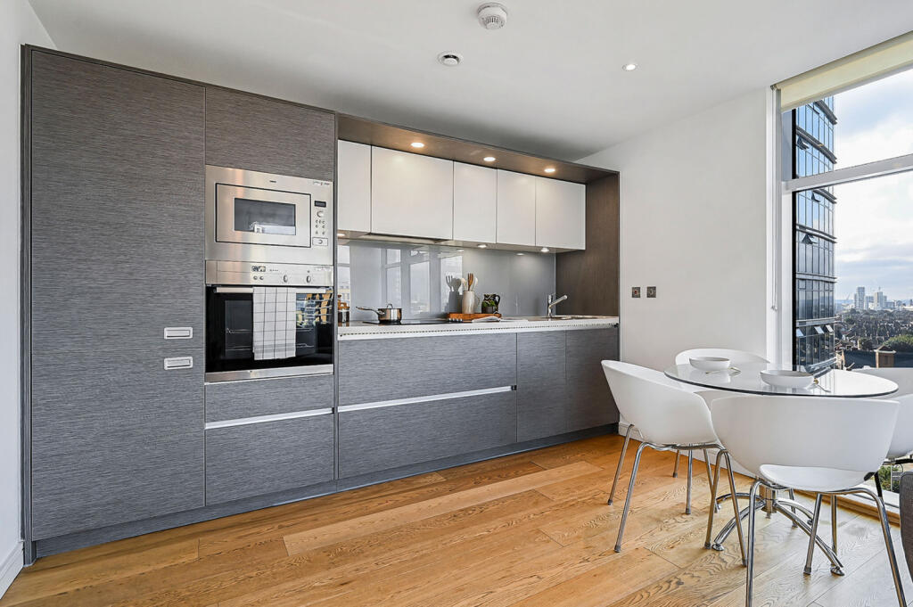 Apartment in London - View 2