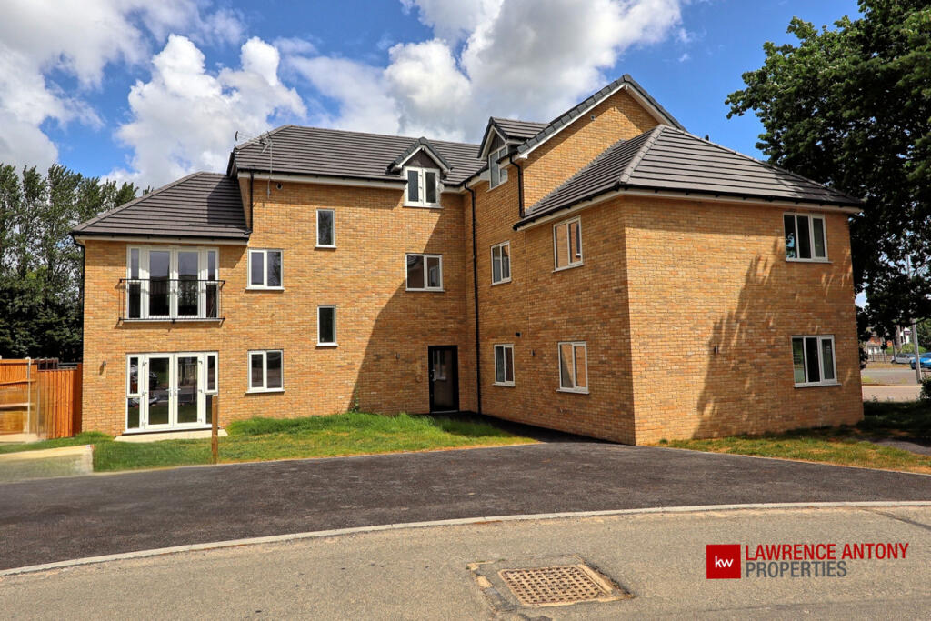 Main image of property: Arterial Road, Rayleigh, SS6