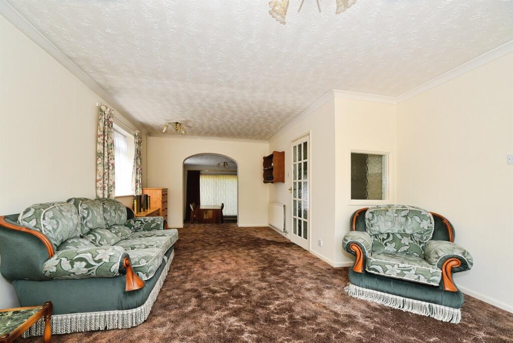 West View Crescent, Devizes photo 4
