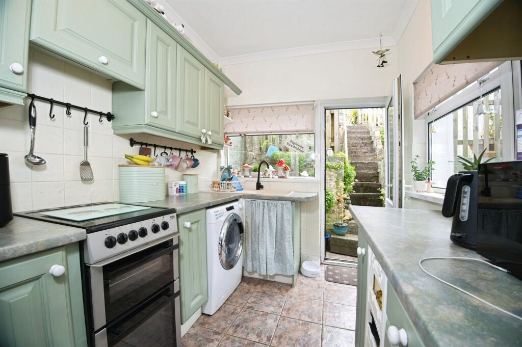 House in Pontypridd, Rhondda Cynon Taf - View 2