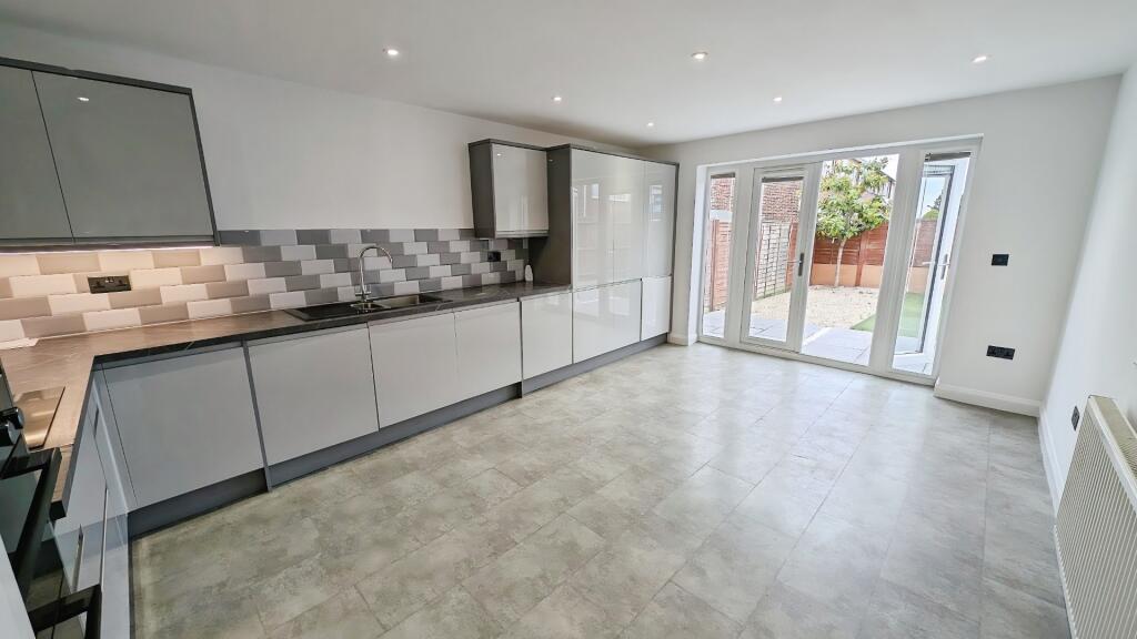 Stanshawe Crescent, Yate, Bristol photo 5