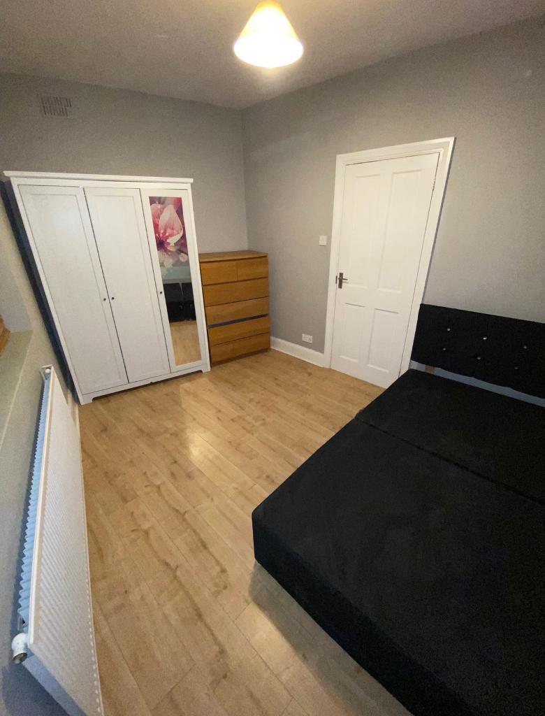 Main image of property: Mundon Gardens, Ilford, Ilford, Essex, IG1 4AH