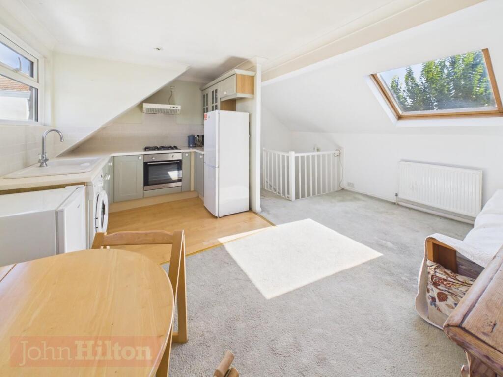 Apartment in Brighton, Queen's Park - More