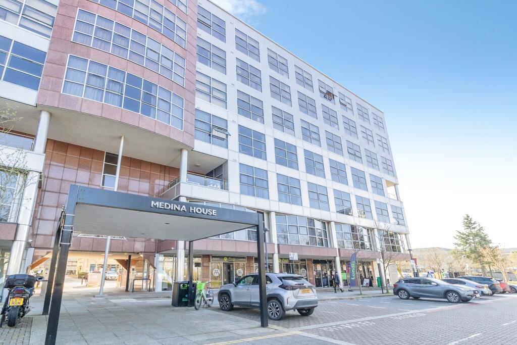 Main image of property: Silbury Boulevard, Milton Keynes, Buckinghamshire, MK9