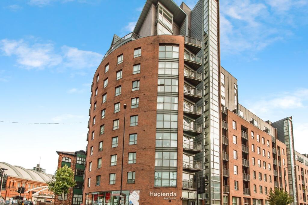 2-bed flat on Whitworth Street West, Manchester, M1, £280,000