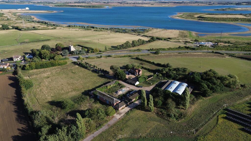 Main image of property: Layer de la Haye