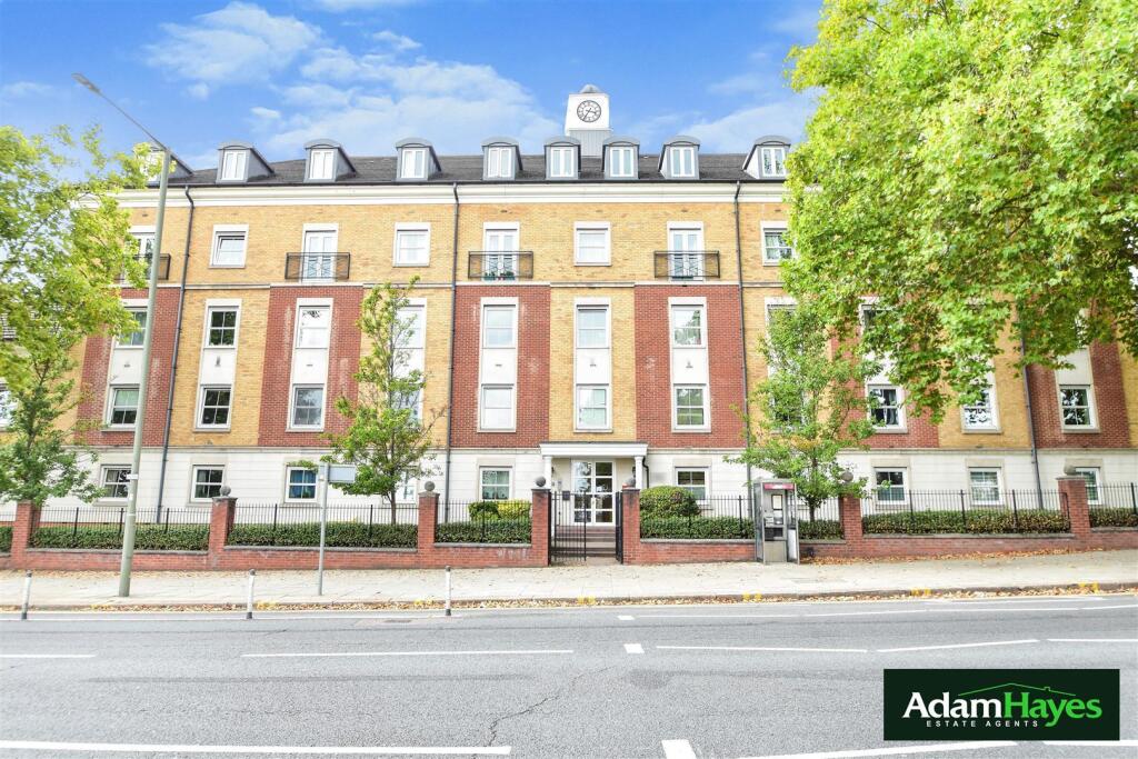 Main image of property: High Road, North Finchley, N12