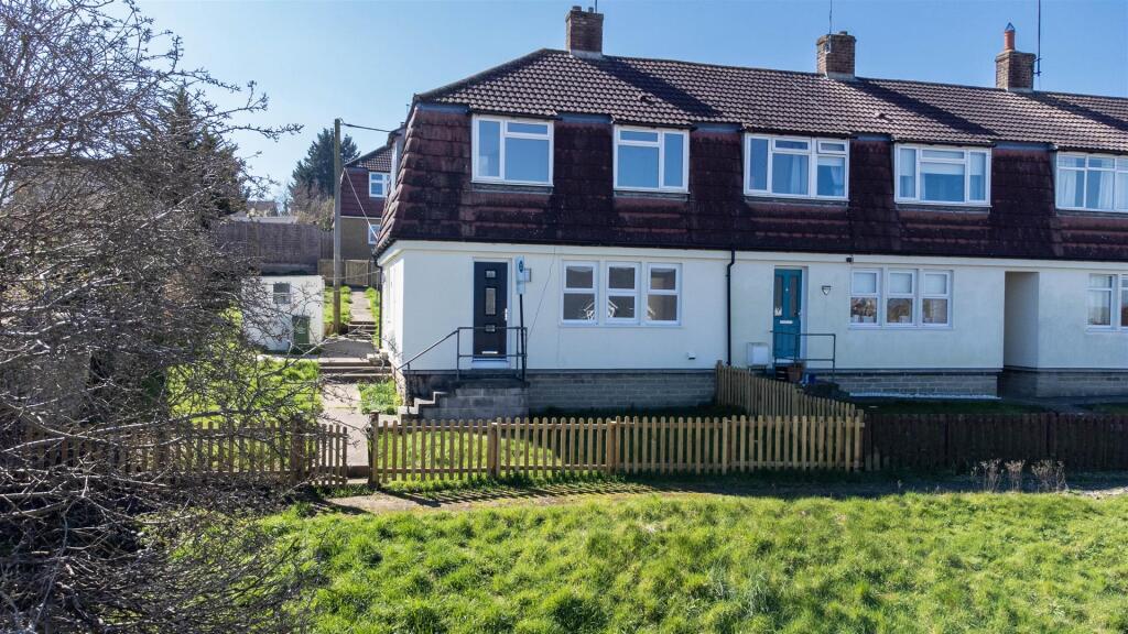 Main image of property: Hobbes Close, Malmesbury