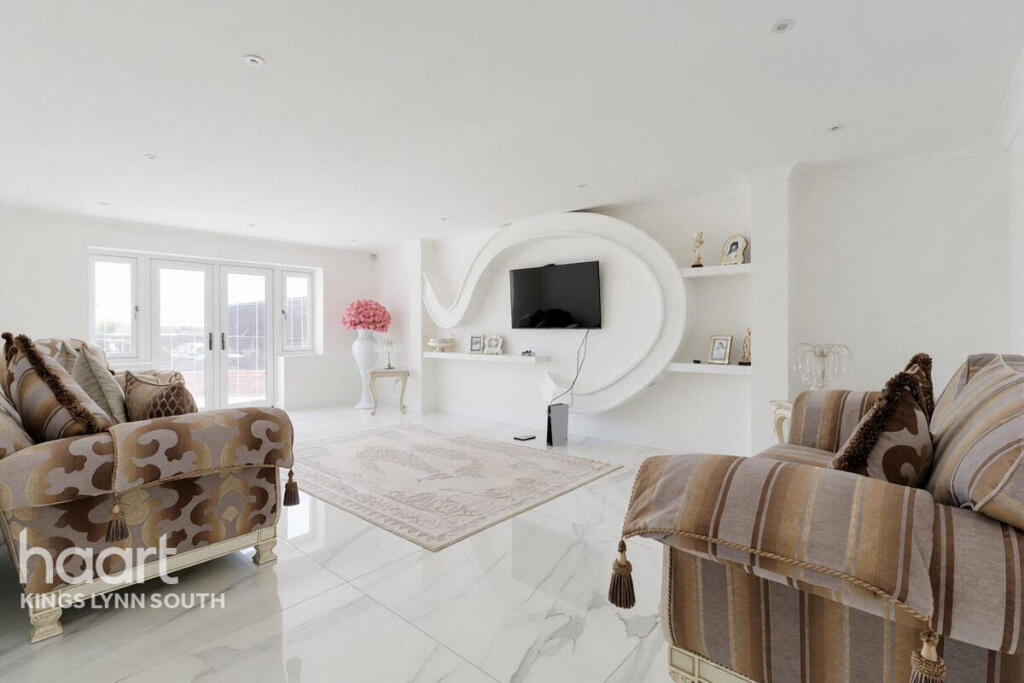 House in King's Lynn and West Norfolk, Stow Bardolph - More
