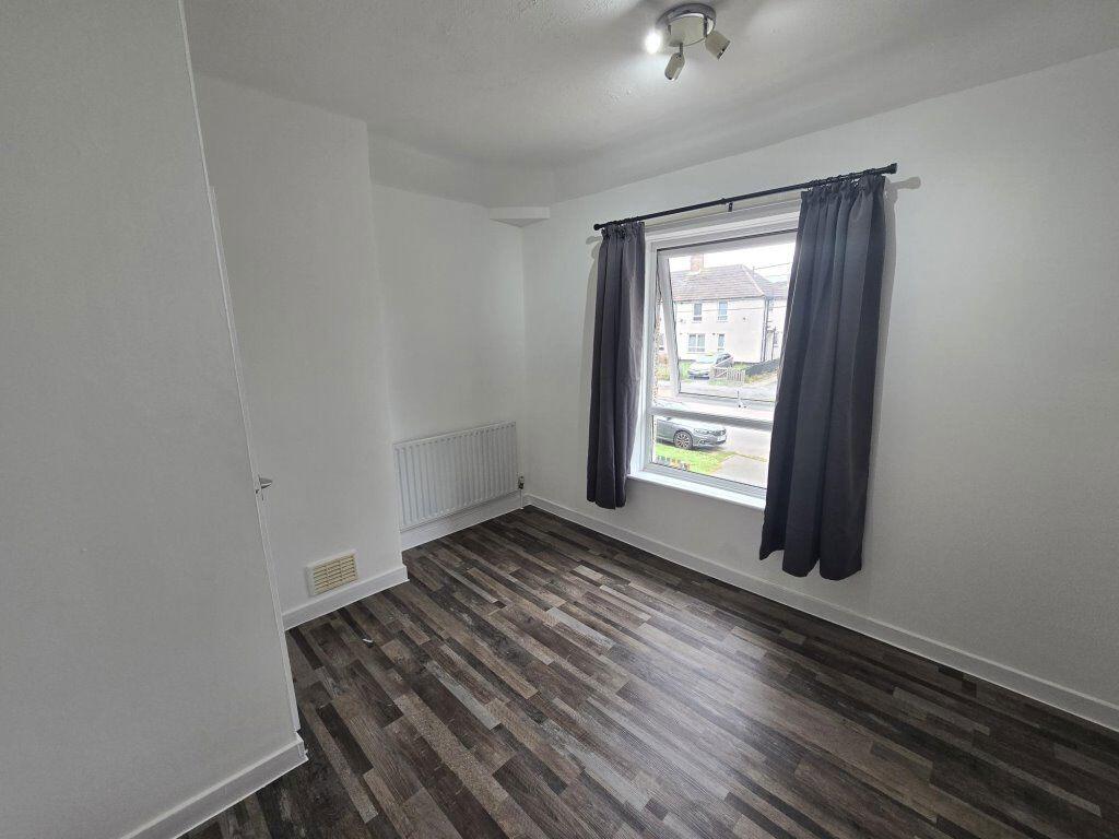 House in Leicester, Knighton Fields - More