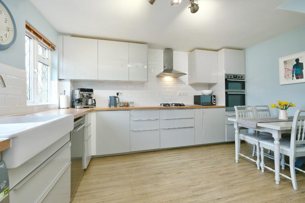 Regent Close, Eaton Socon, St. Neots, Cambridgeshire, PE19 photo 3