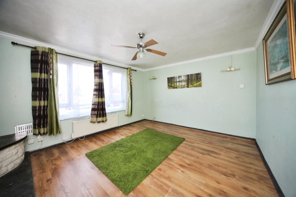 Macaulay Road, Luton photo 3