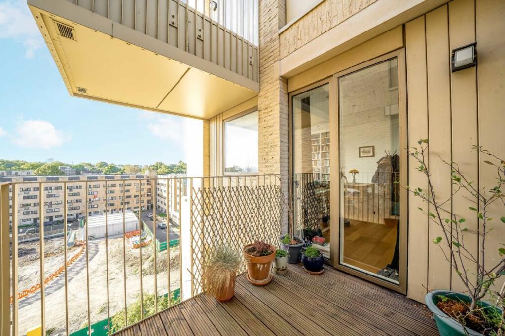 Apartment in London - View 2