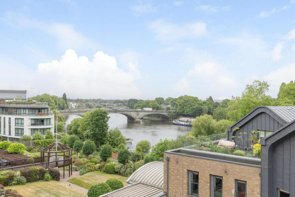 Main image of property: Kew Bridge Road, Brentford, TW8