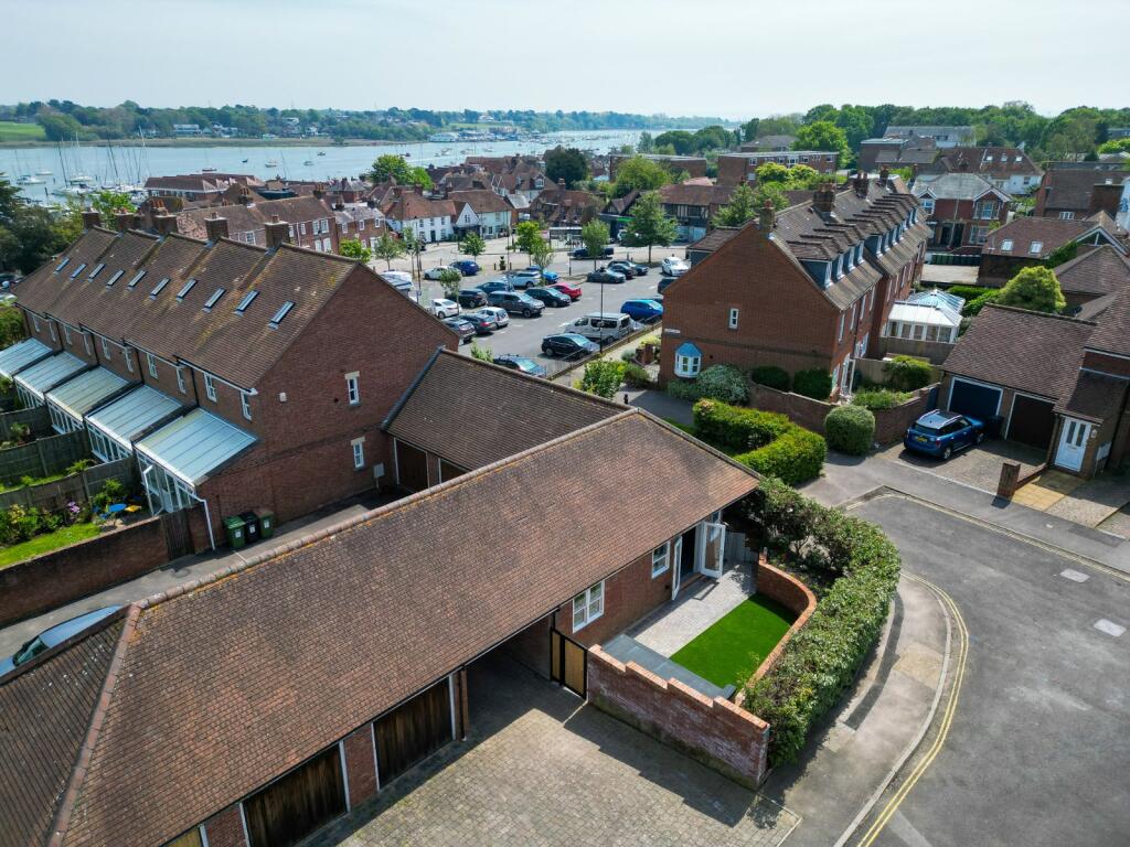 Main image of property: Meadow Lane, Hamble, Southampton, Hampshire, SO31
