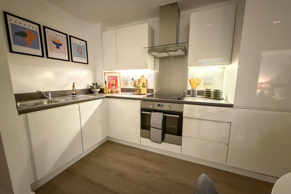 Apartment in Manchester - View 5