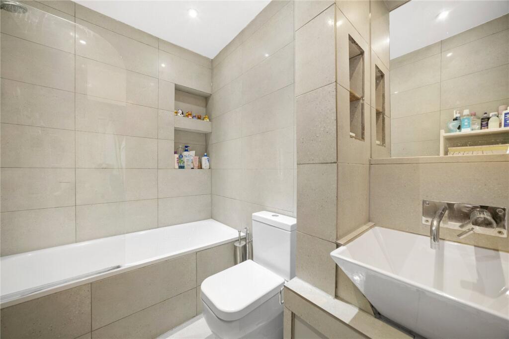 Apartment in London - More