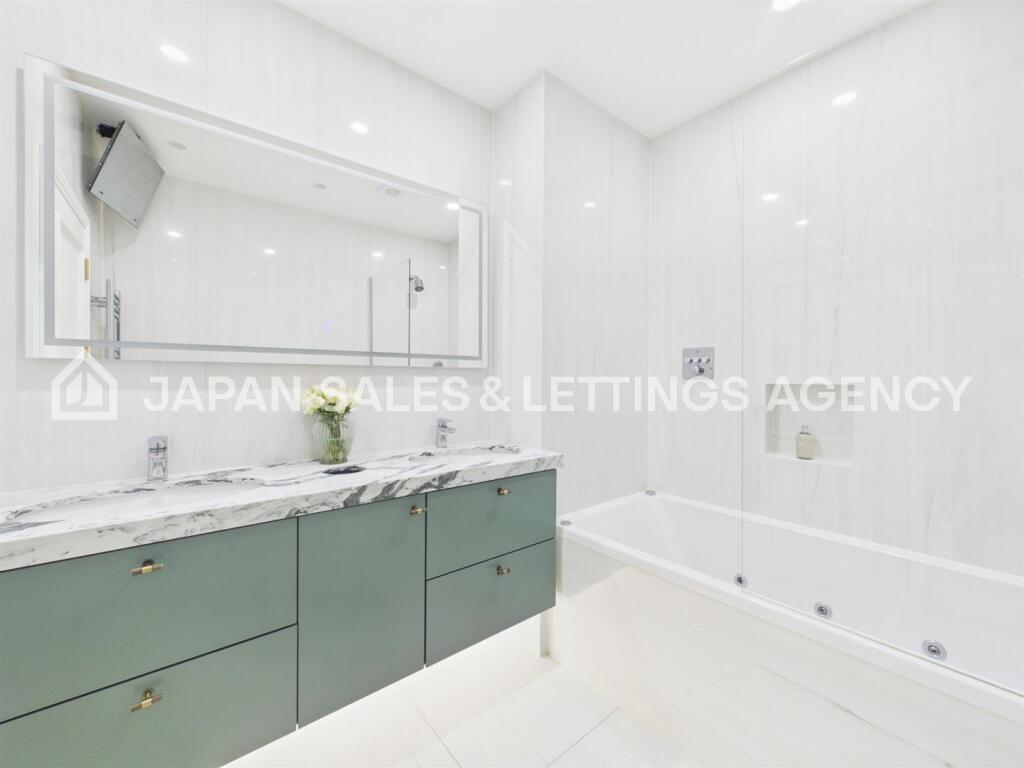 Apartment in London, Knightsbridge - More