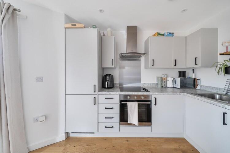 Apartment in Oxford, Temple Cowley, Cowley - View 4