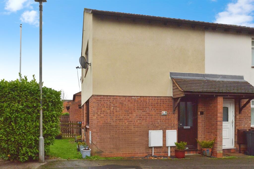 1-bed semi-detached on Simonsbath, Furzton, Milton Keynes, £220,000