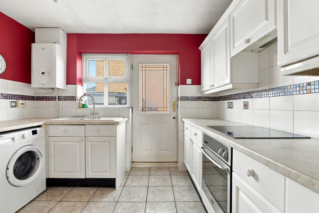 House in Rotherham, Bramley - More