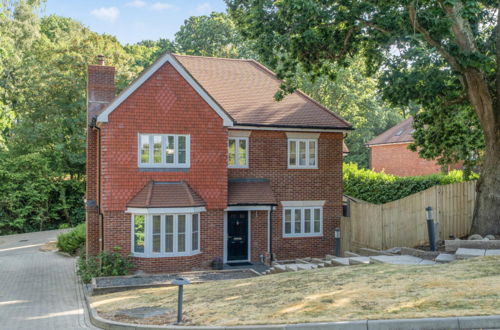 Main image of property: Heath House Lane, Hedge End, Southampton, Hampshire, SO30