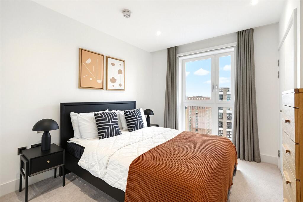 Wiverton Tower, Aldgate Place, E1 photo 4