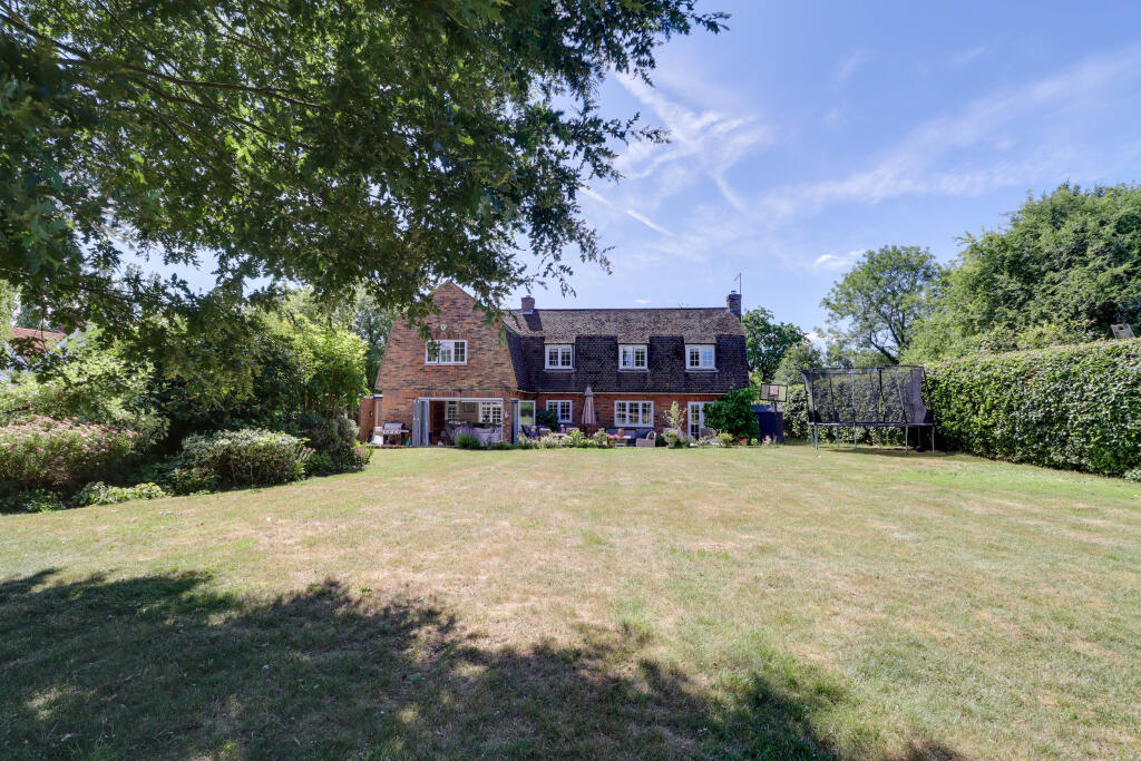 Main image of property: Porters End Lane, Kimpton, SG4