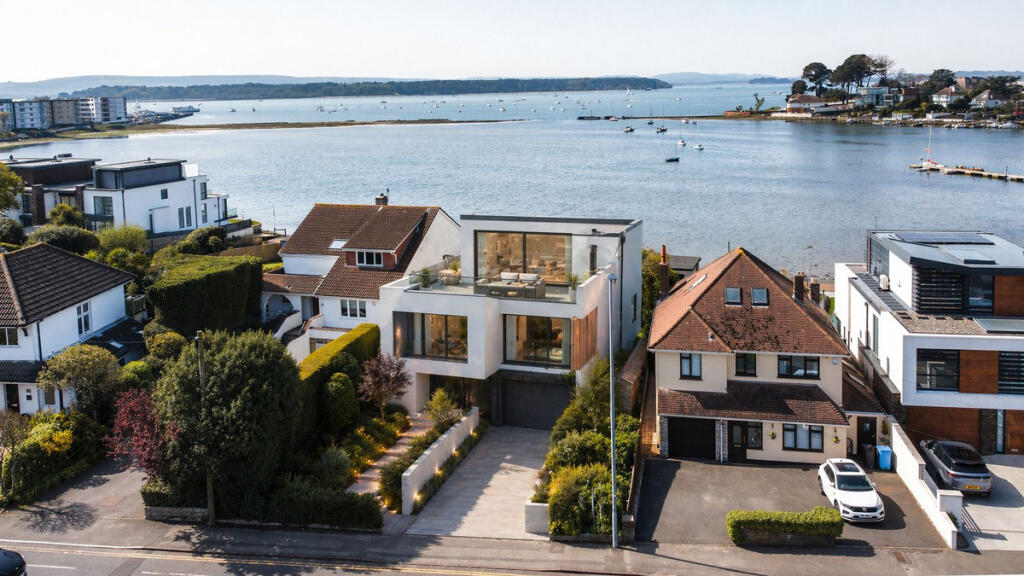 Sandbanks Road, Poole, BH14