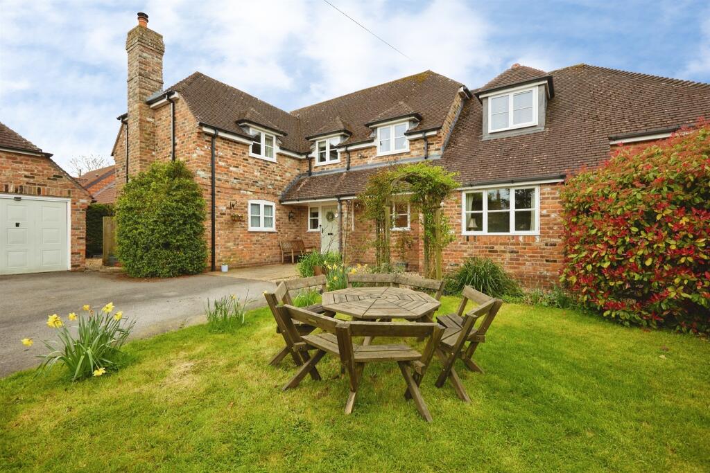 Main image of property: Bay Lane, Gillingham