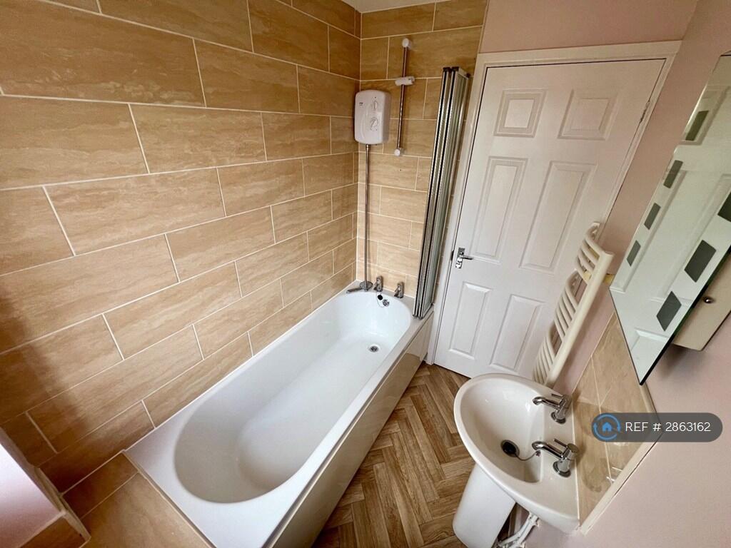 Additional image 14 of High St, Studley, B80