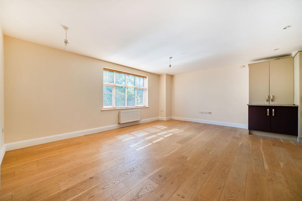 Apartment in Wokingham - View 6