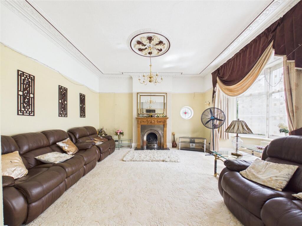 House in Bristol, Winterbourne - View 3