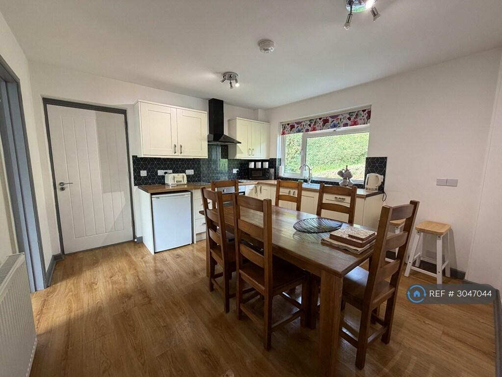 House in Penrhyn-coch, Trefeurig - View 2
